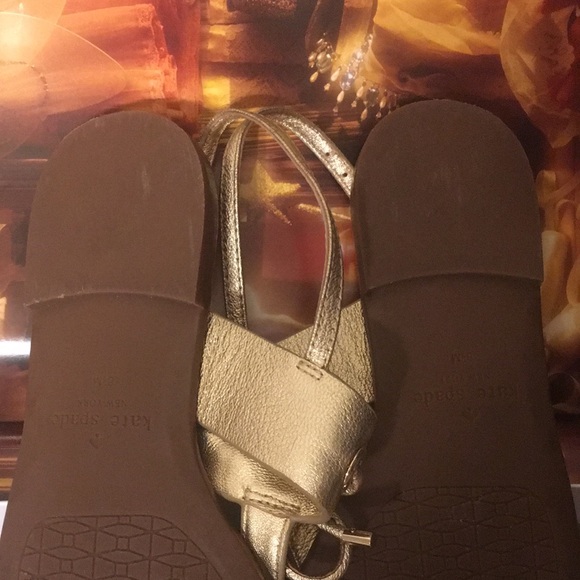 Kate Spade Gold Carolina Thong Sandal sz 8.5 EUC - Picture 5 of 12
